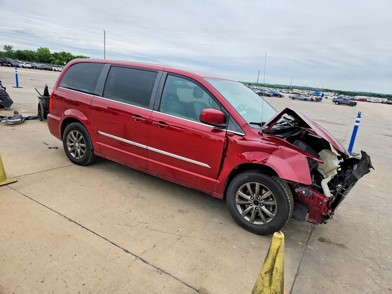 CHRYSLER TOWN & COUNTRY 2015 — 5