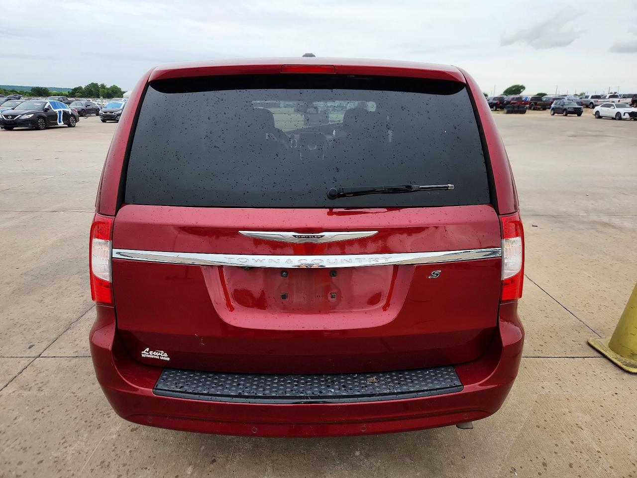 CHRYSLER TOWN & COUNTRY 2015 — 7