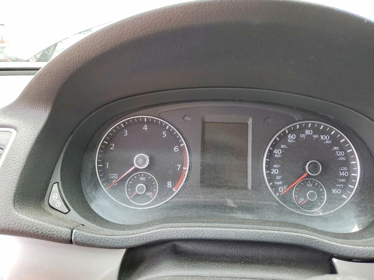VOLKSWAGEN PASSAT 2013 — 10