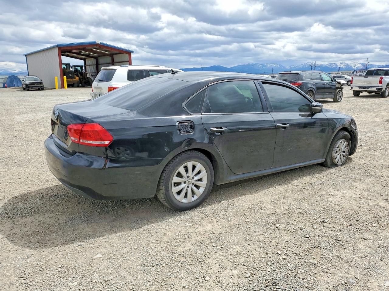 VOLKSWAGEN PASSAT 2013 — 4