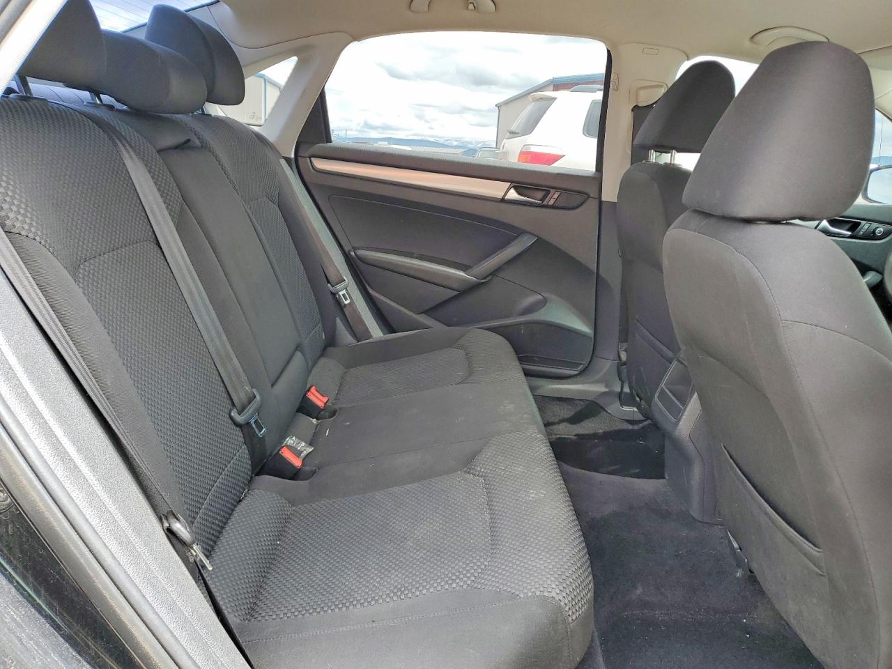 VOLKSWAGEN PASSAT 2013 — 11