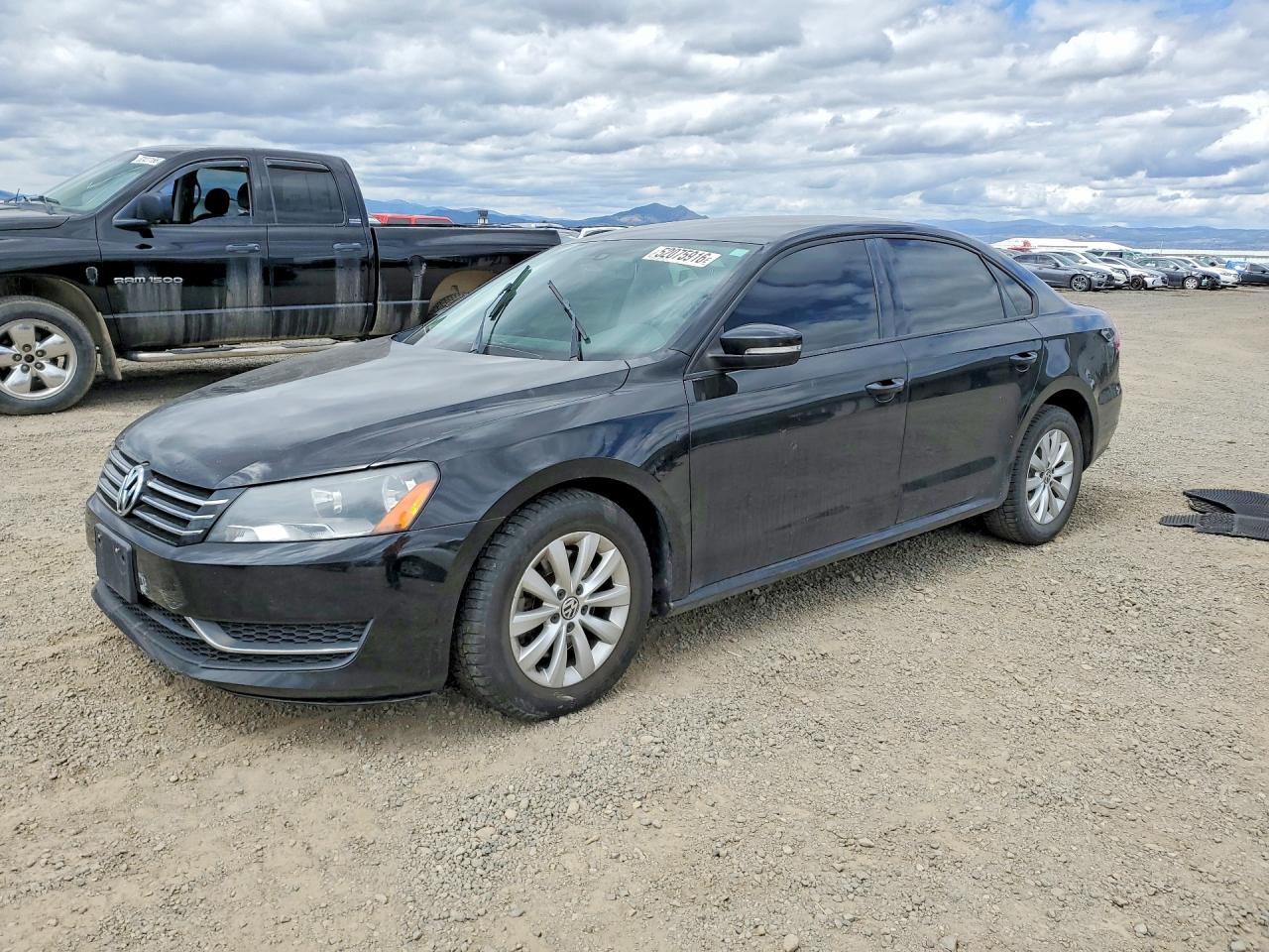 VOLKSWAGEN PASSAT 2013 — 2