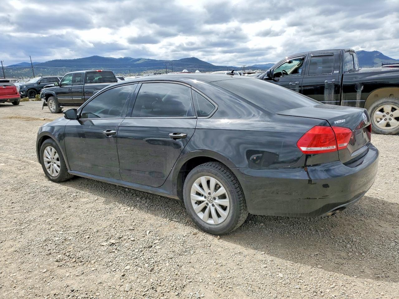 VOLKSWAGEN PASSAT 2013 — 3