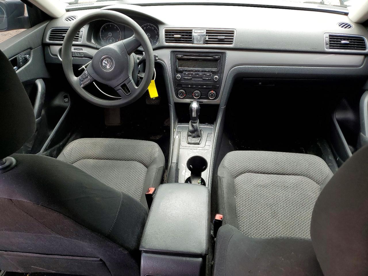 VOLKSWAGEN PASSAT 2013 — 9