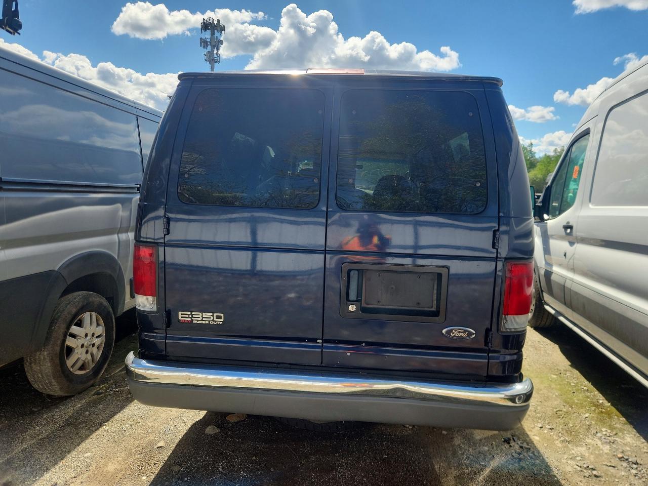 FORD ECONOLINE 2001 — 7