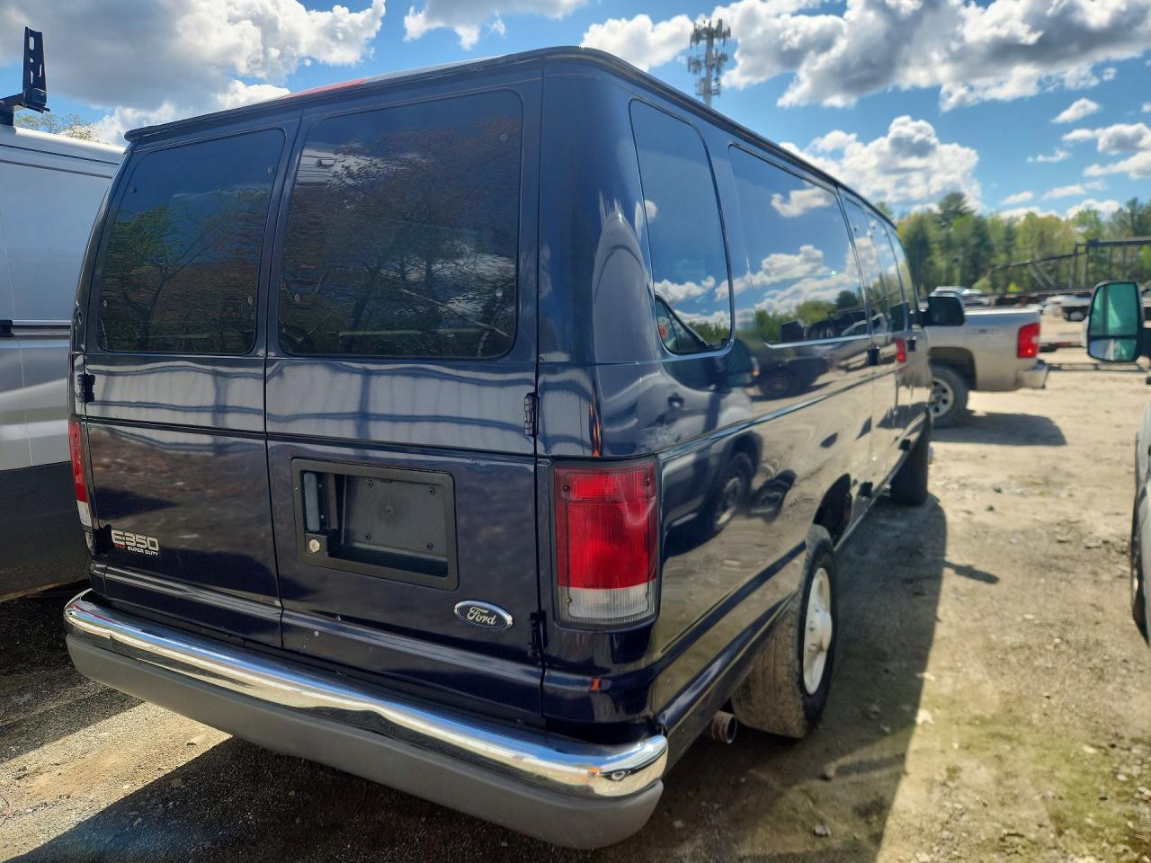 FORD ECONOLINE 2001 — 4