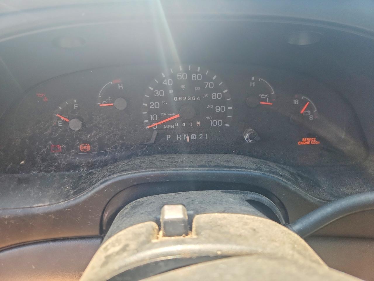 FORD ECONOLINE 2001 — 10