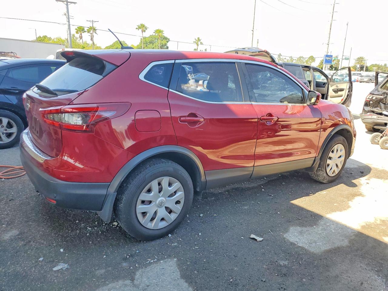 NISSAN ROGUE SPORT 2020 — 4