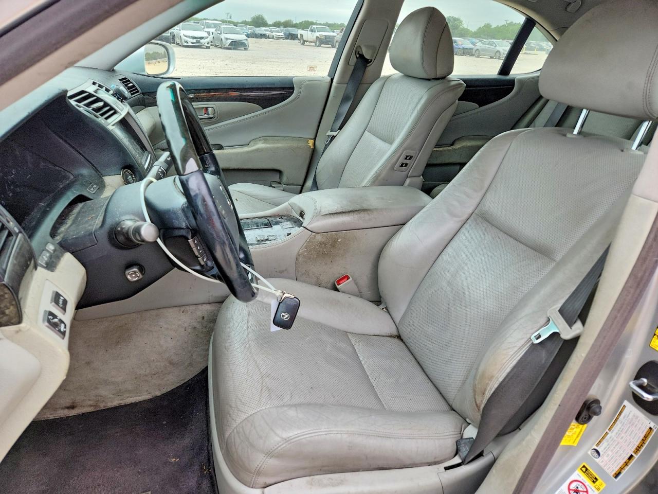 LEXUS LS 2011 — 8