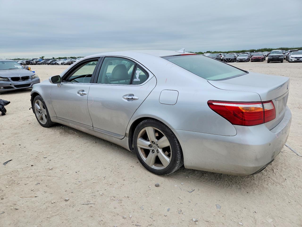 LEXUS LS 2011 — 3