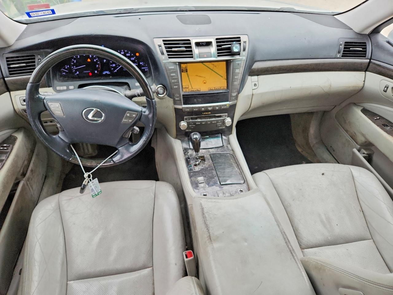 LEXUS LS 2011 — 9