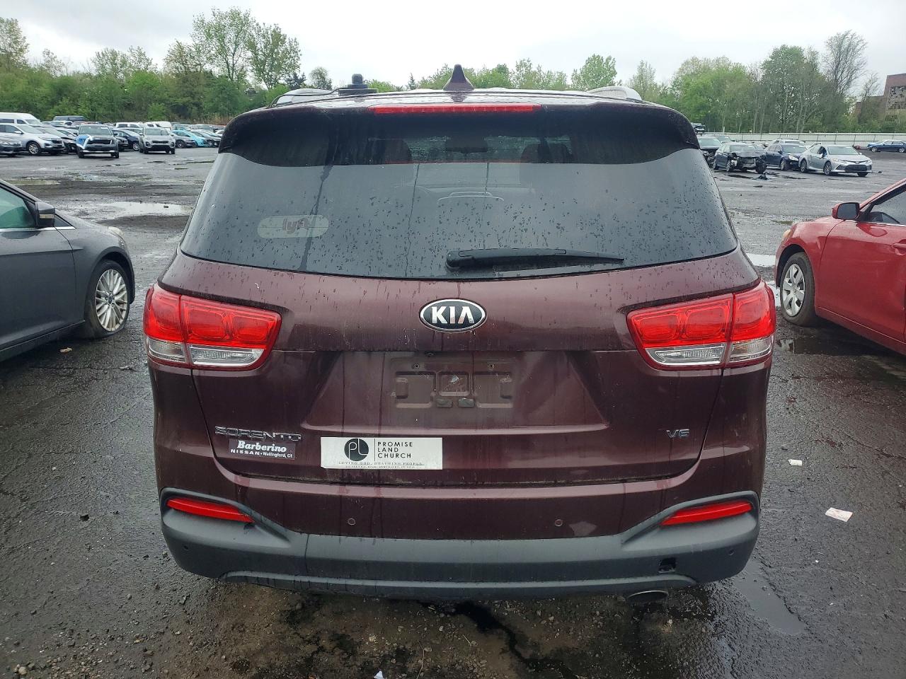 KIA SORENTO 2017 — 7
