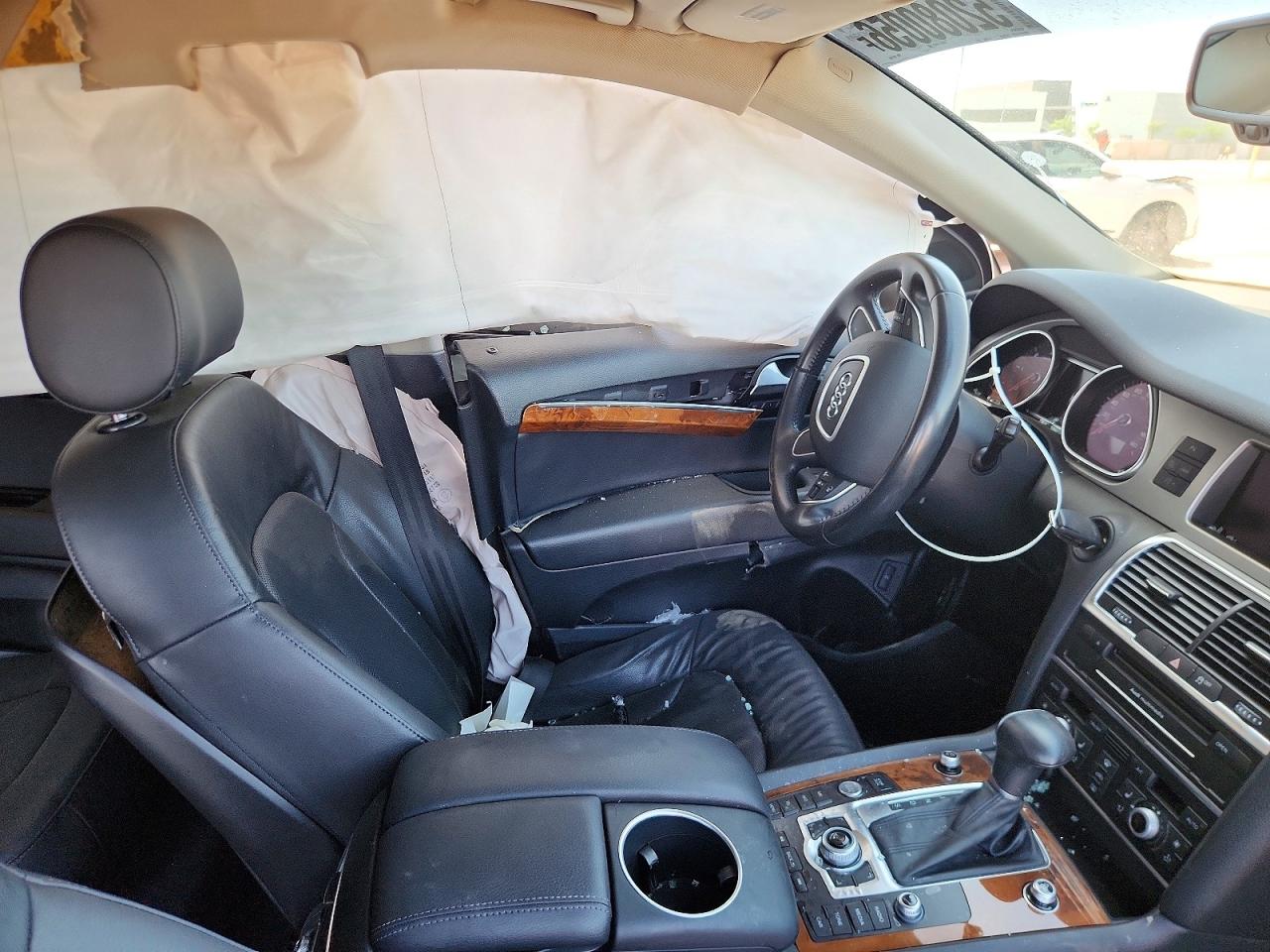 AUDI Q7 2015 — 8