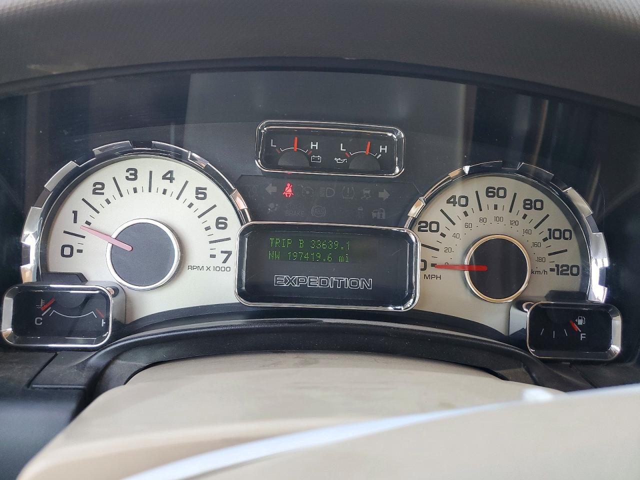 FORD EXPEDITION 2013 — 10