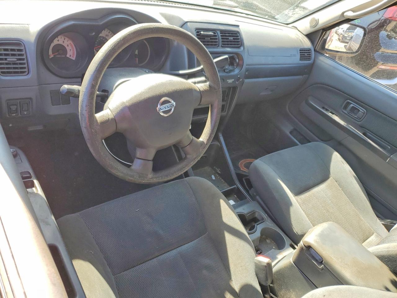NISSAN FRONTIER 2004 — 9