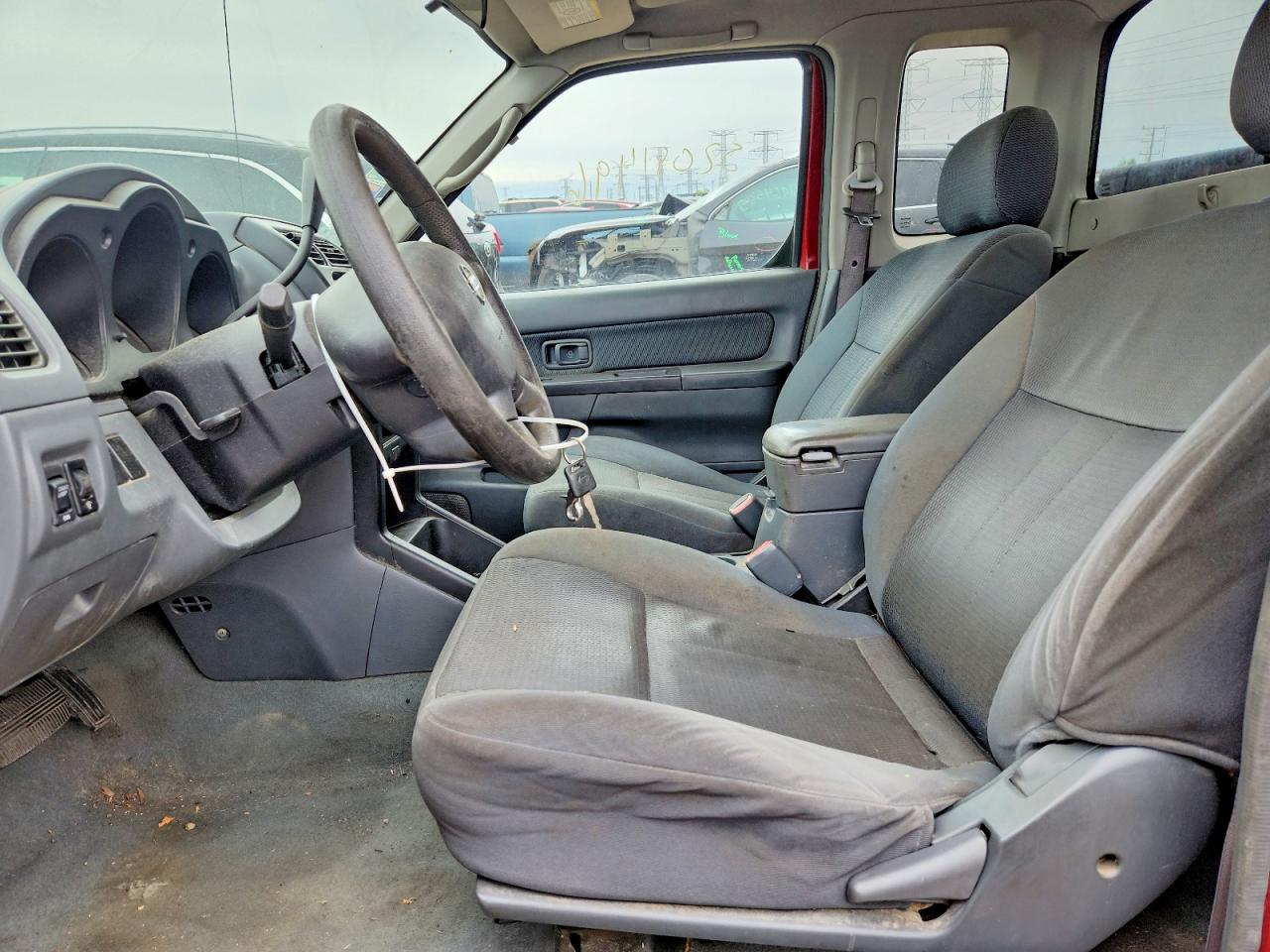 NISSAN FRONTIER 2004 — 8