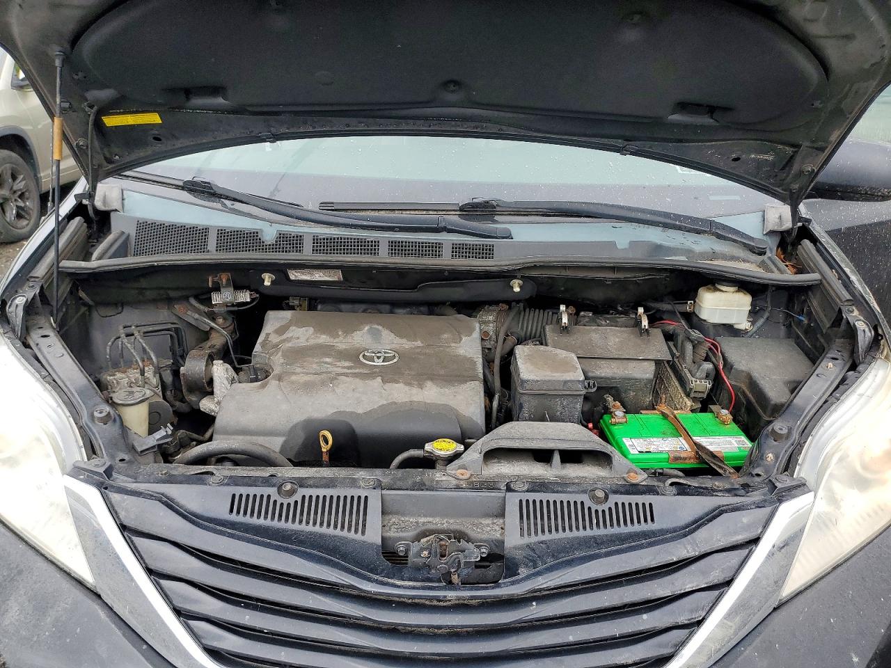 TOYOTA SIENNA 2013 — 13