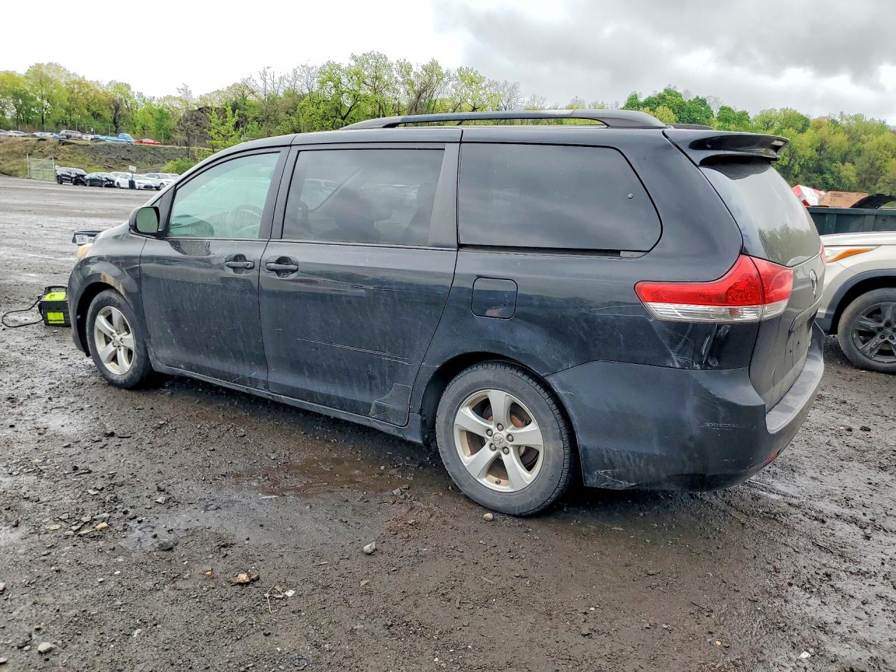TOYOTA SIENNA 2013 — 3