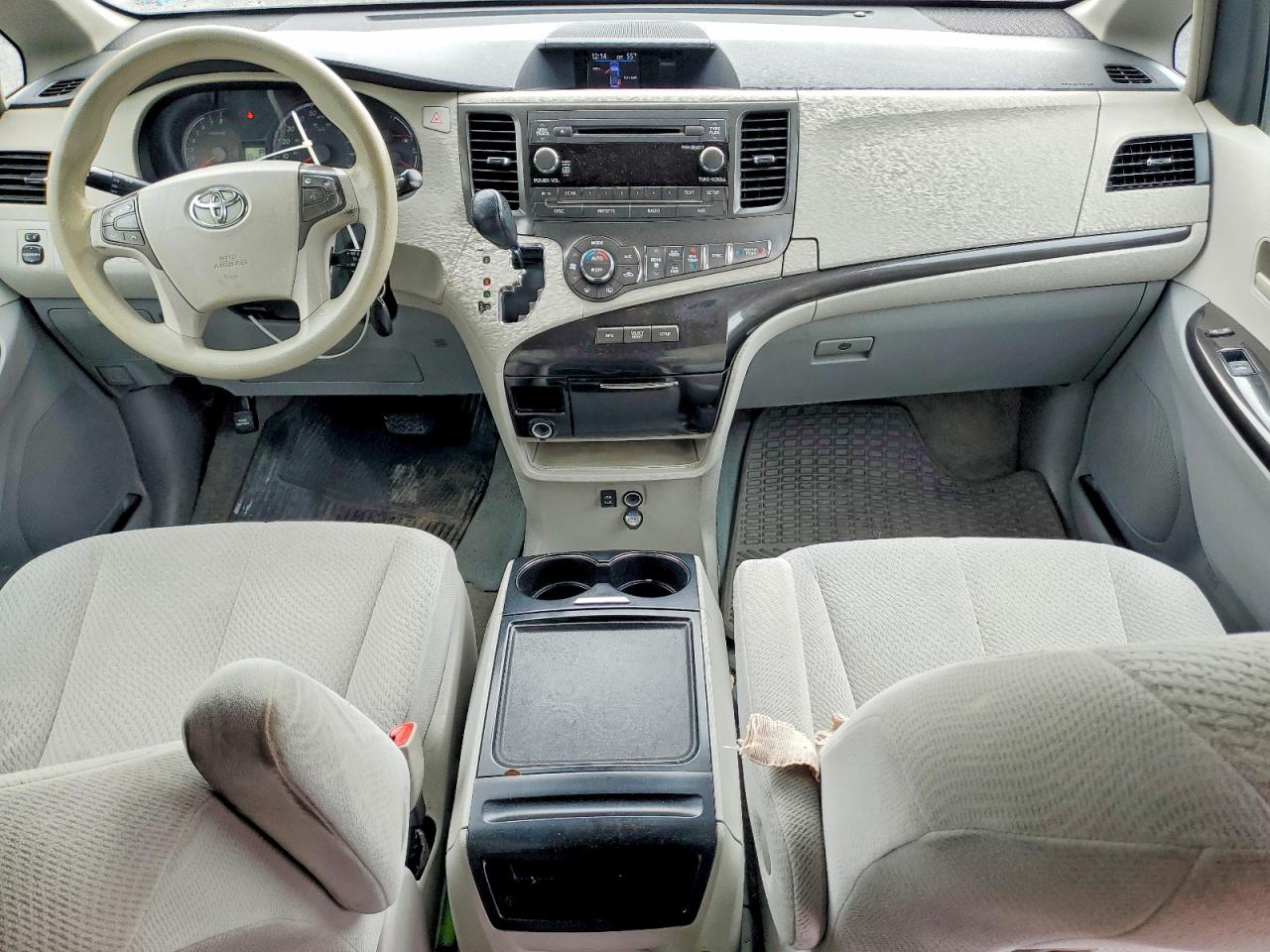 TOYOTA SIENNA 2013 — 9