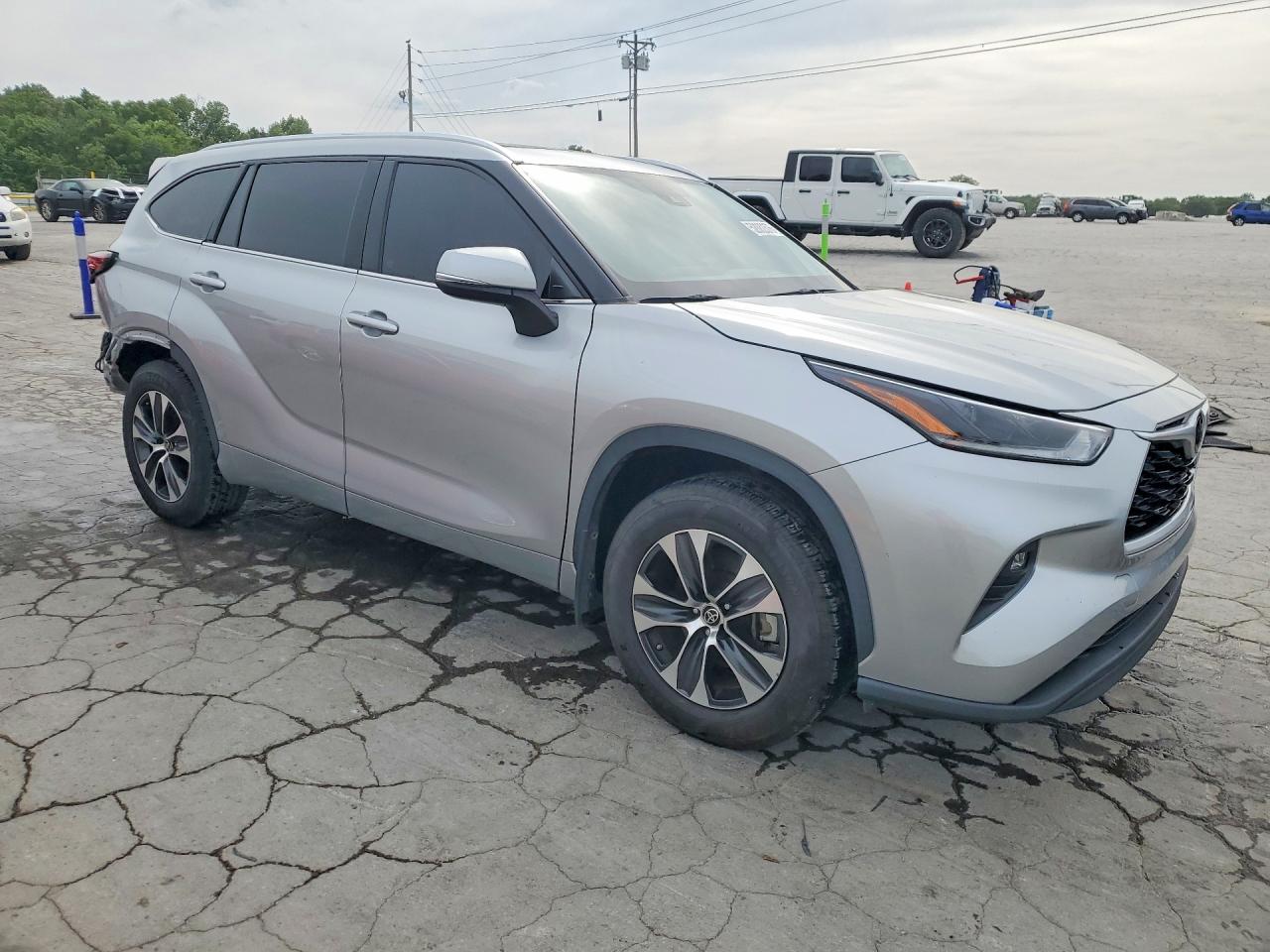 TOYOTA HIGHLANDER 2021 — 5