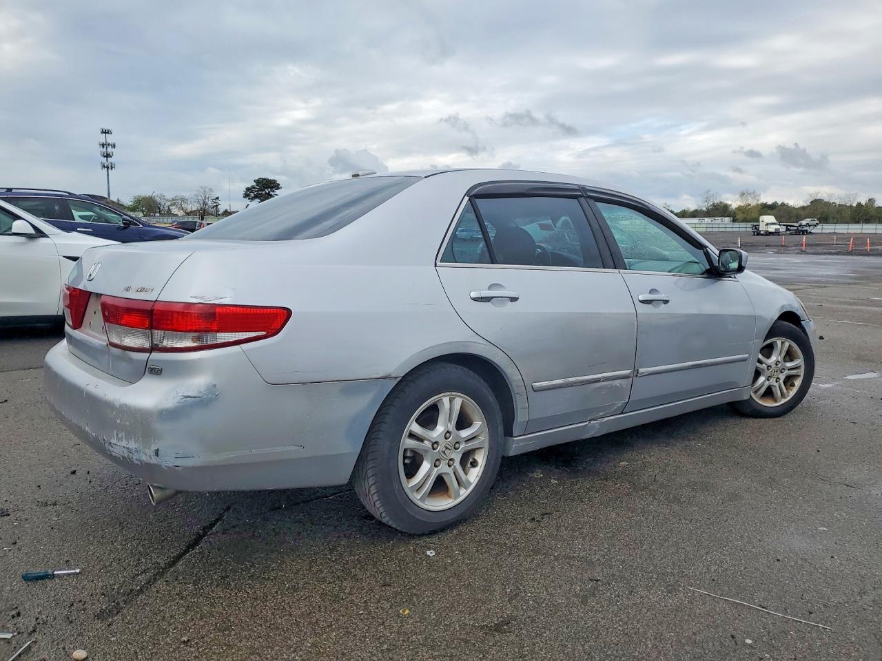 HONDA ACCORD 2004 — 4