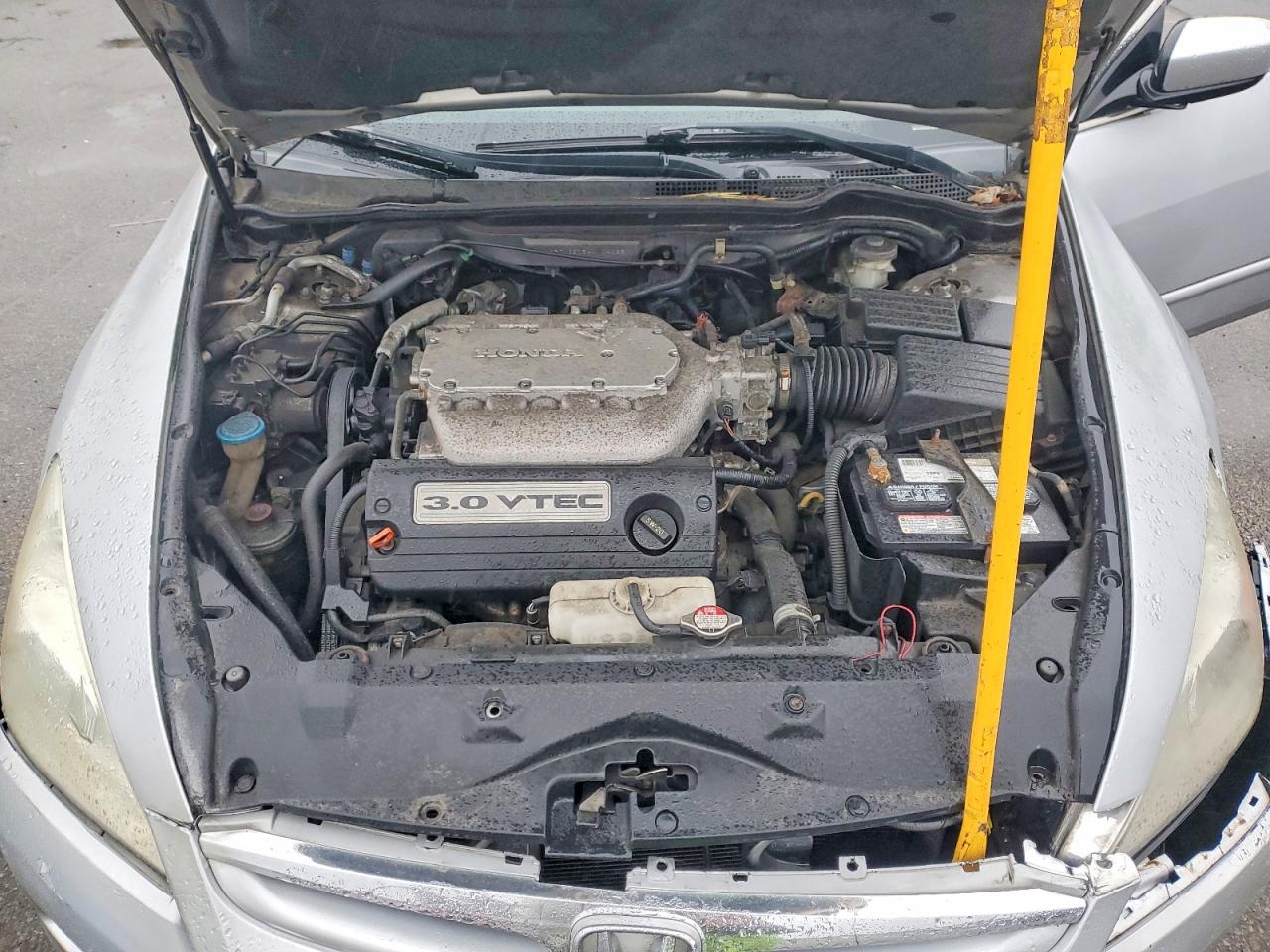 HONDA ACCORD 2004 — 12