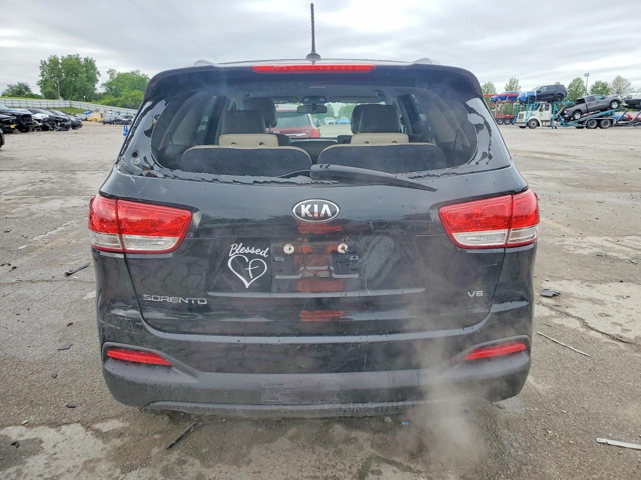KIA SORENTO 2017 — 7