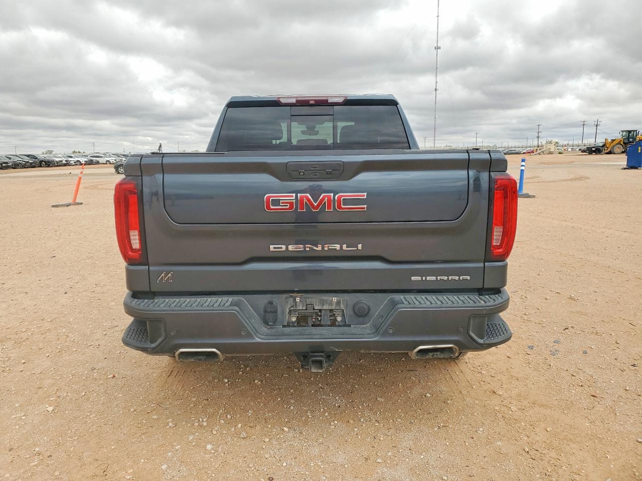 GMC SIERRA 2019 — 7