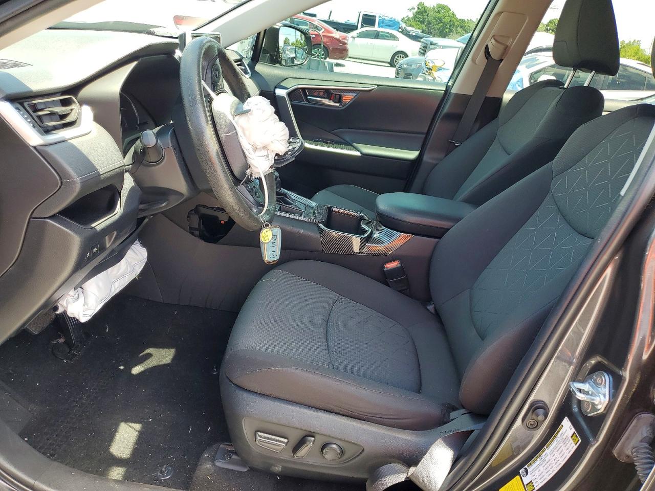 TOYOTA RAV4 2023 — 8