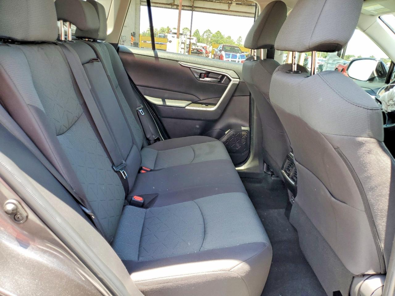 TOYOTA RAV4 2023 — 12