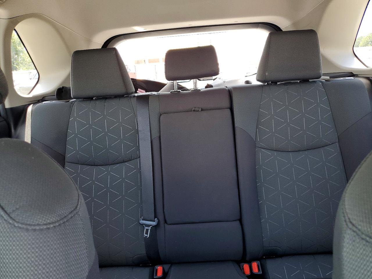TOYOTA RAV4 2023 — 11