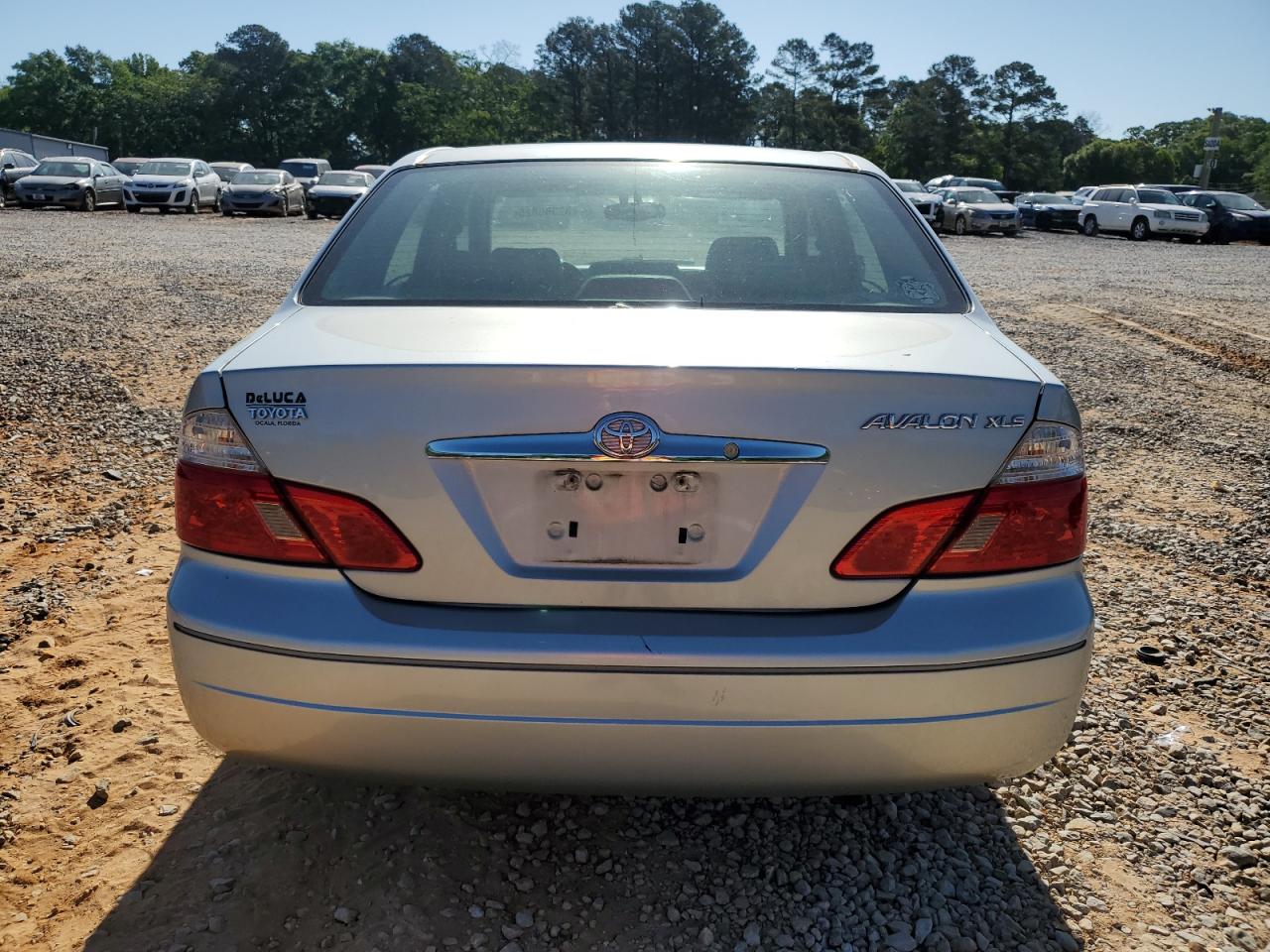 TOYOTA AVALON 2004 — 7
