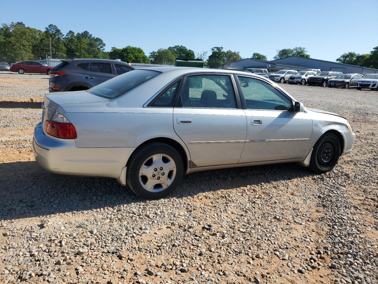TOYOTA AVALON 2004 — 4