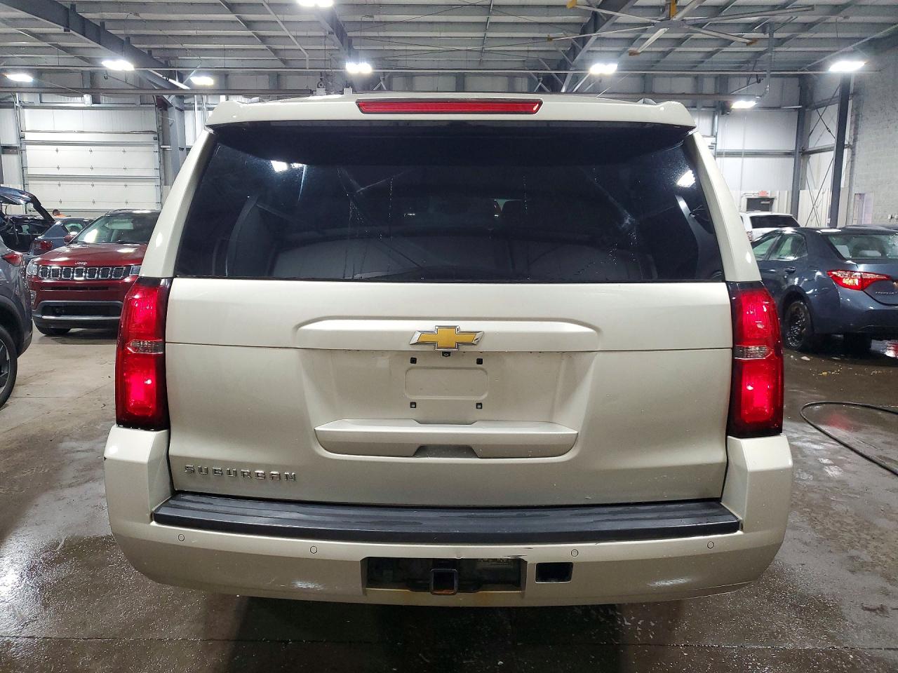 CHEVROLET SUBURBAN 2015 — 7