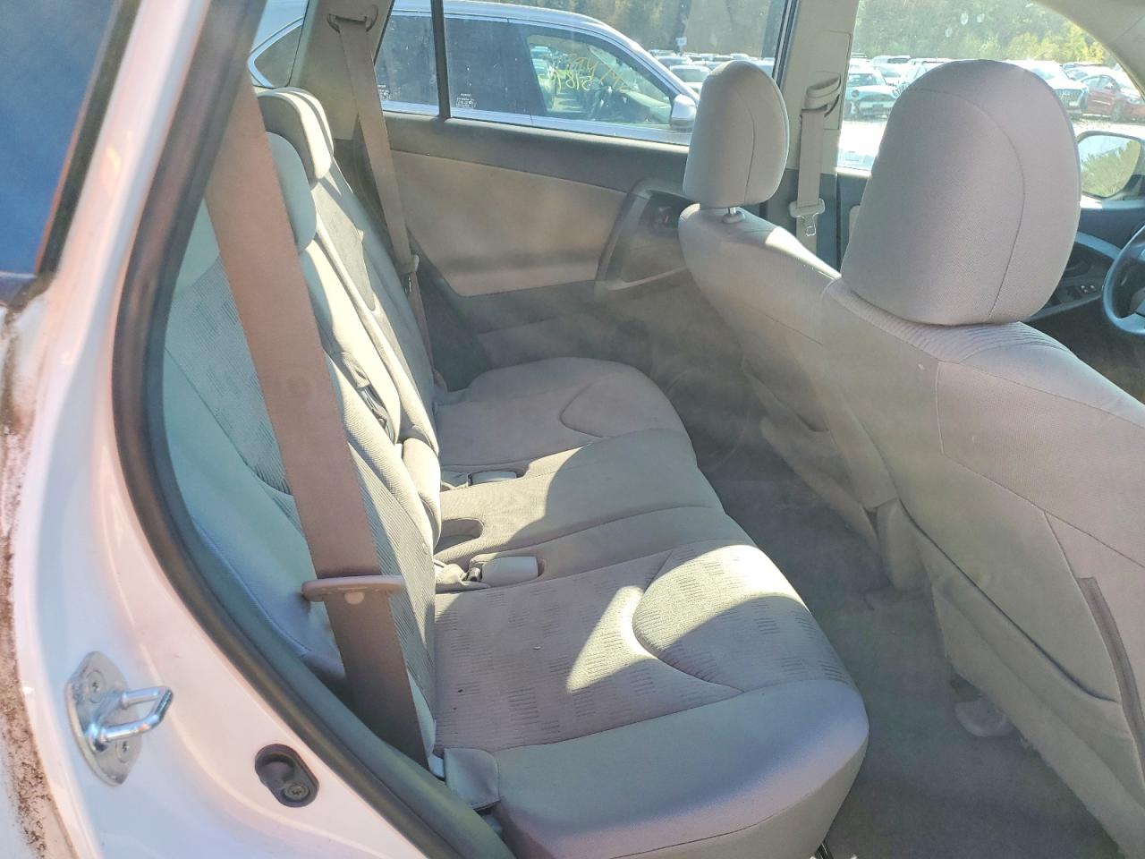 TOYOTA RAV4 2010 — 12