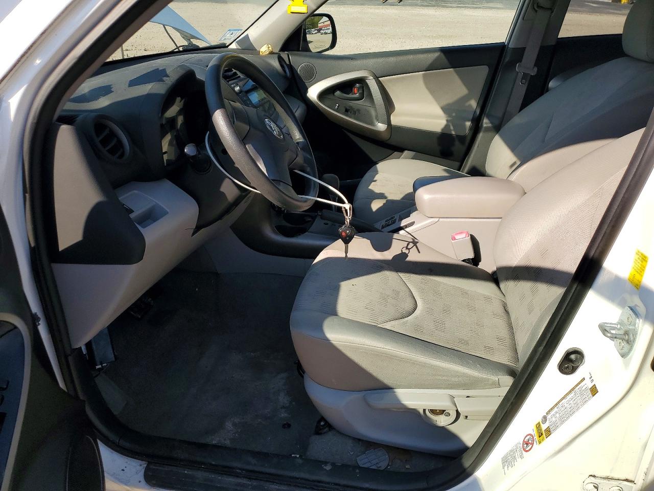 TOYOTA RAV4 2010 — 8