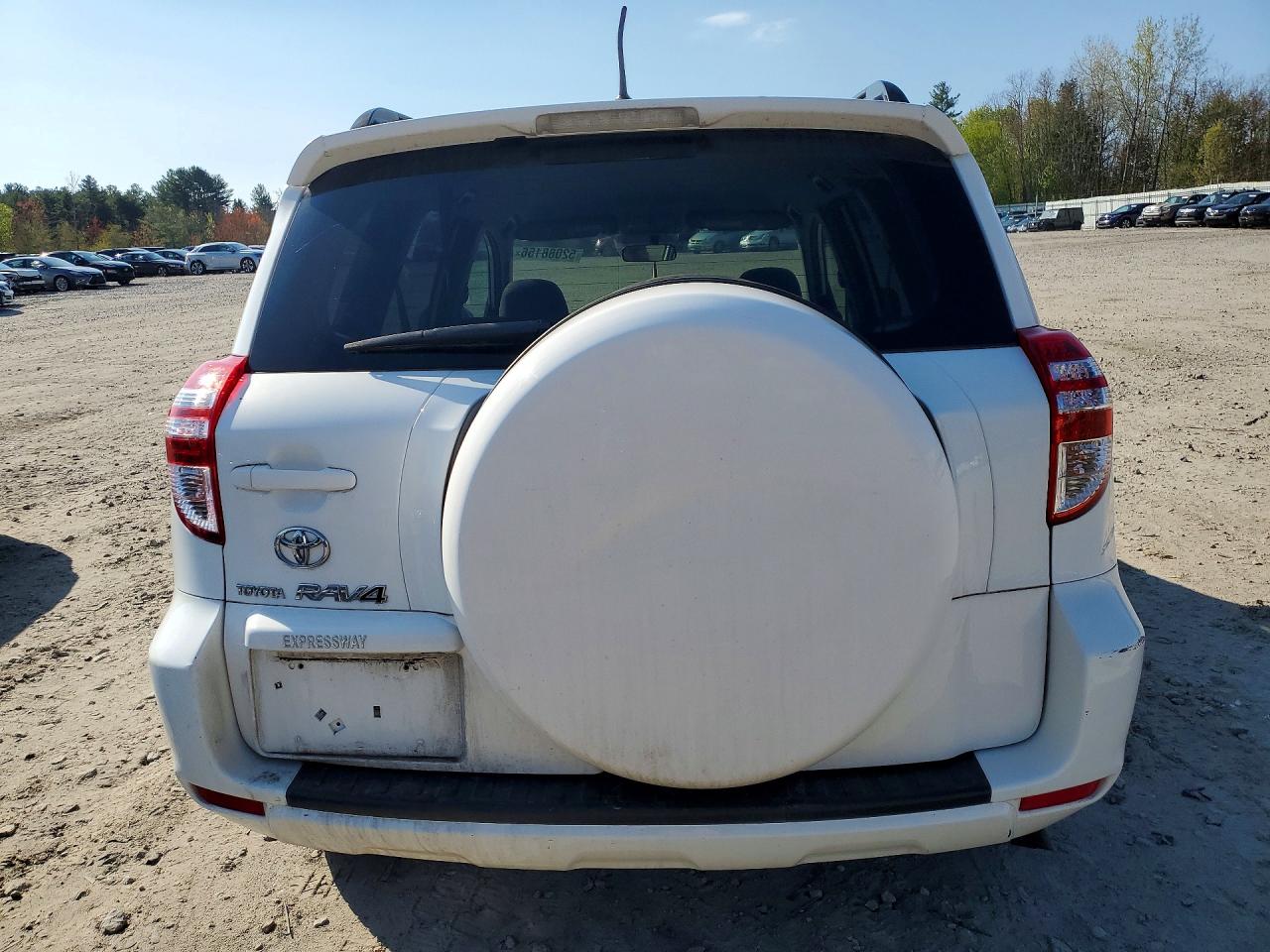 TOYOTA RAV4 2010 — 7