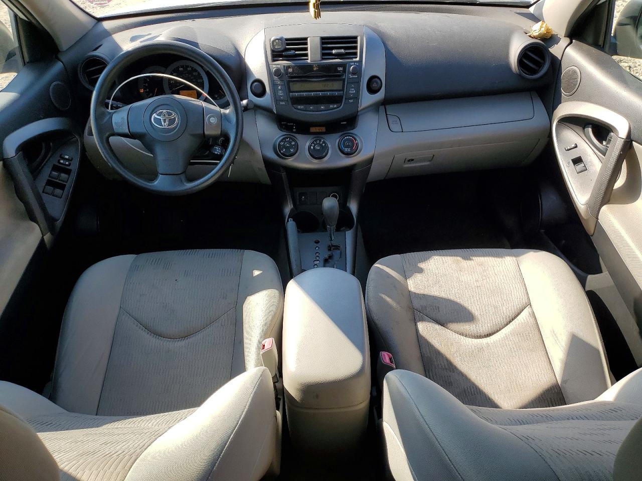 TOYOTA RAV4 2010 — 9