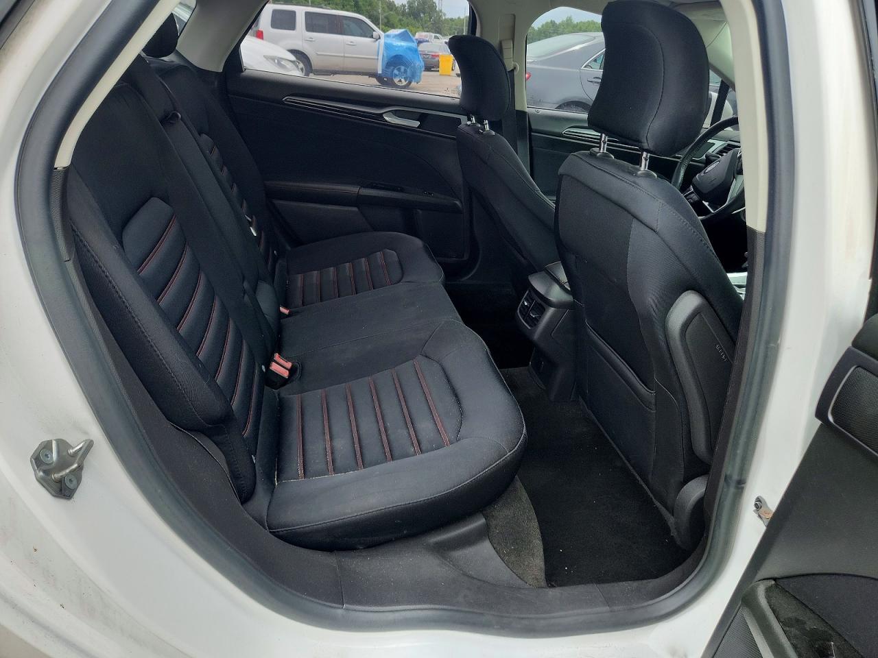 FORD FUSION 2015 — 11