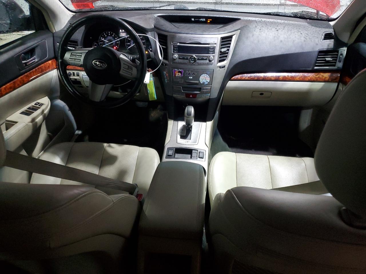 SUBARU OUTBACK 2011 — 9