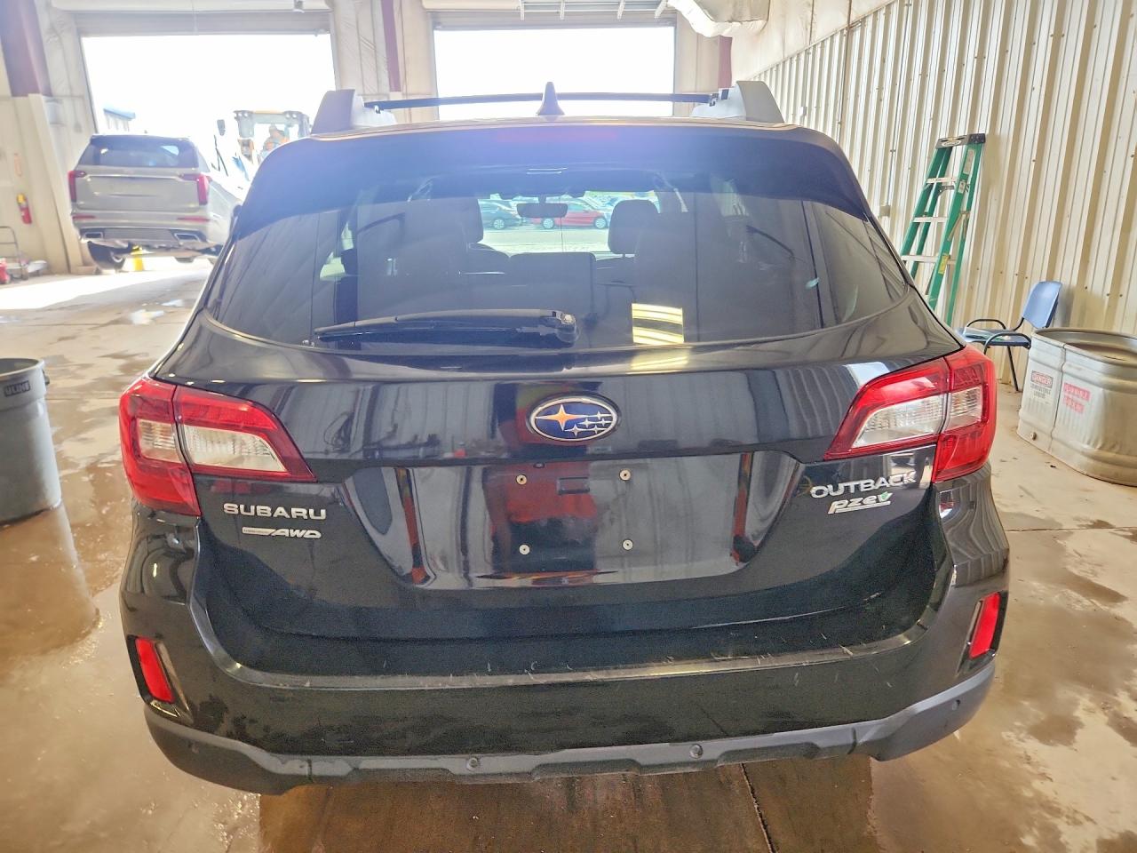 SUBARU OUTBACK 2017 — 7