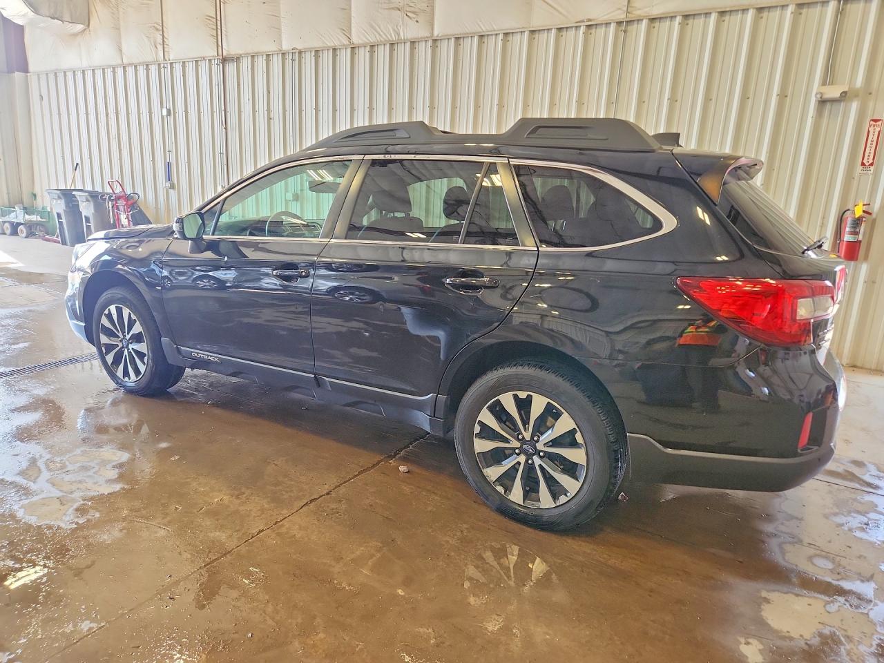 SUBARU OUTBACK 2017 — 3