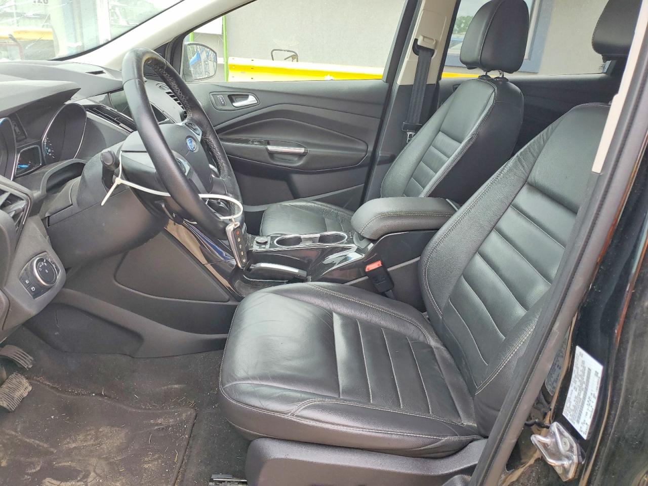 FORD ESCAPE 2016 — 8