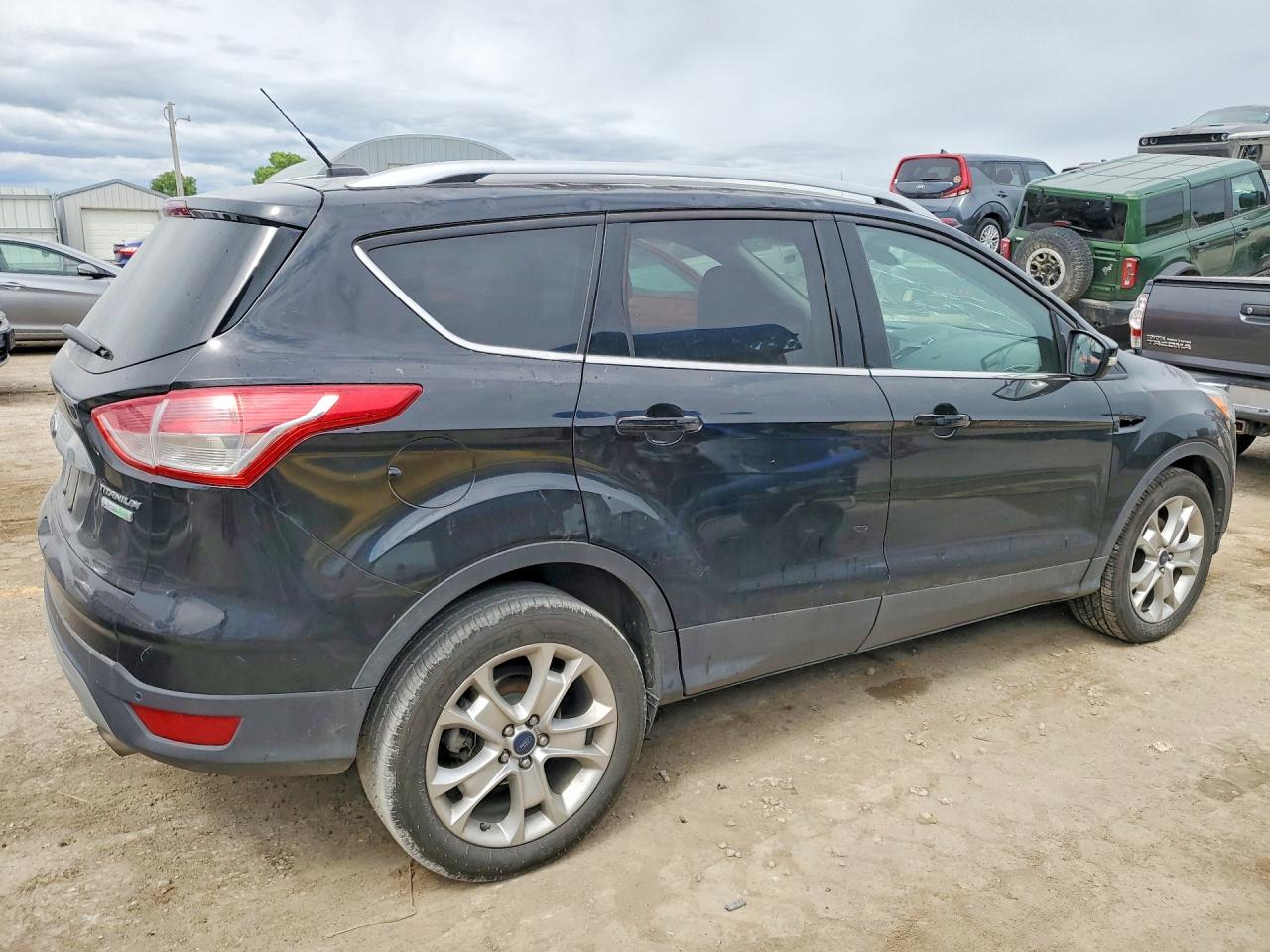 FORD ESCAPE 2016 — 4