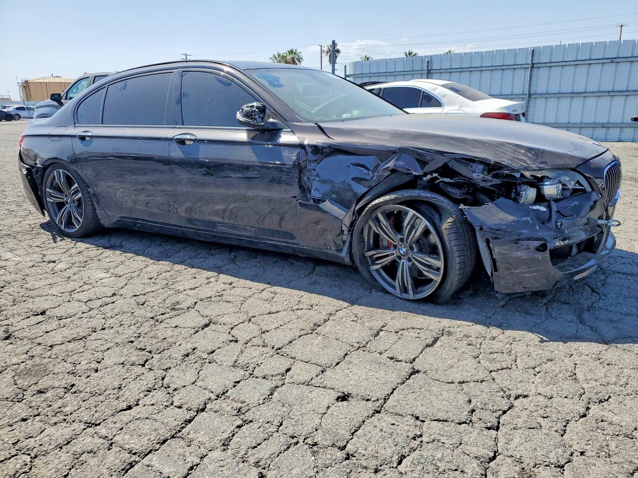 BMW 750 2015 — 5