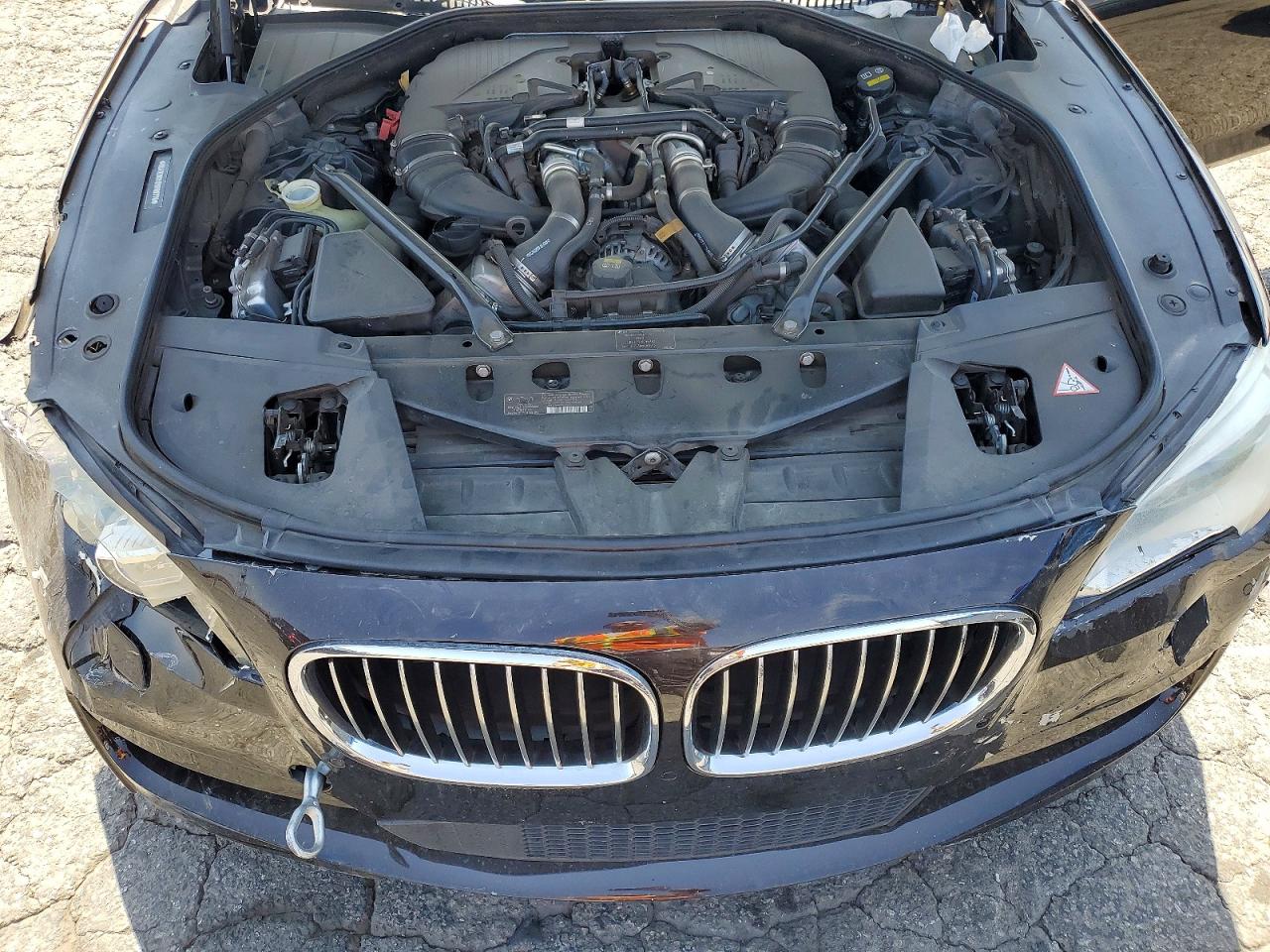 BMW 750 2015 — 12