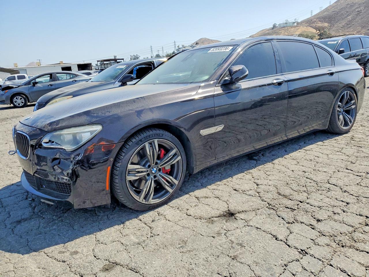 BMW 750 2015 — 2