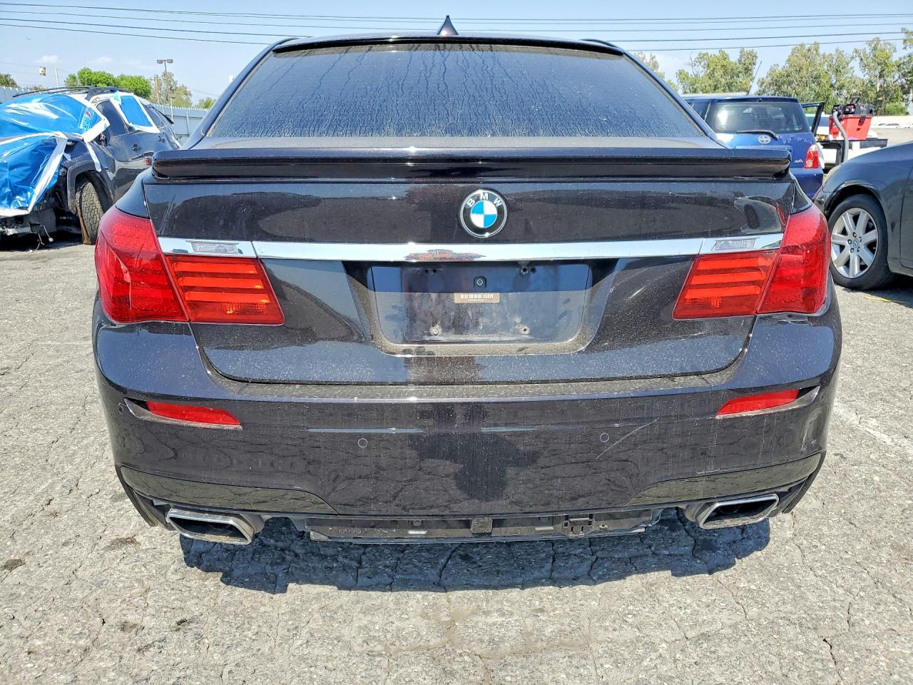 BMW 750 2015 — 7