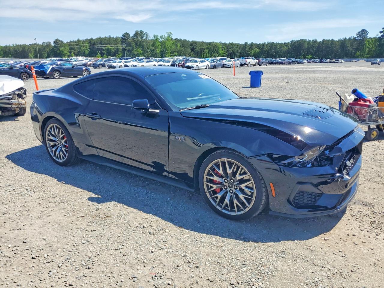 FORD MUSTANG 2024 — 5