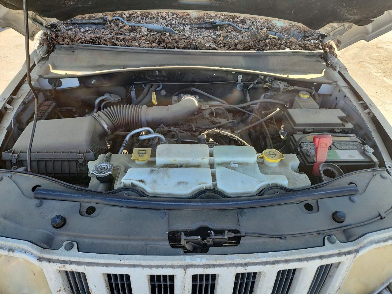 JEEP LIBERTY 2012 — 12